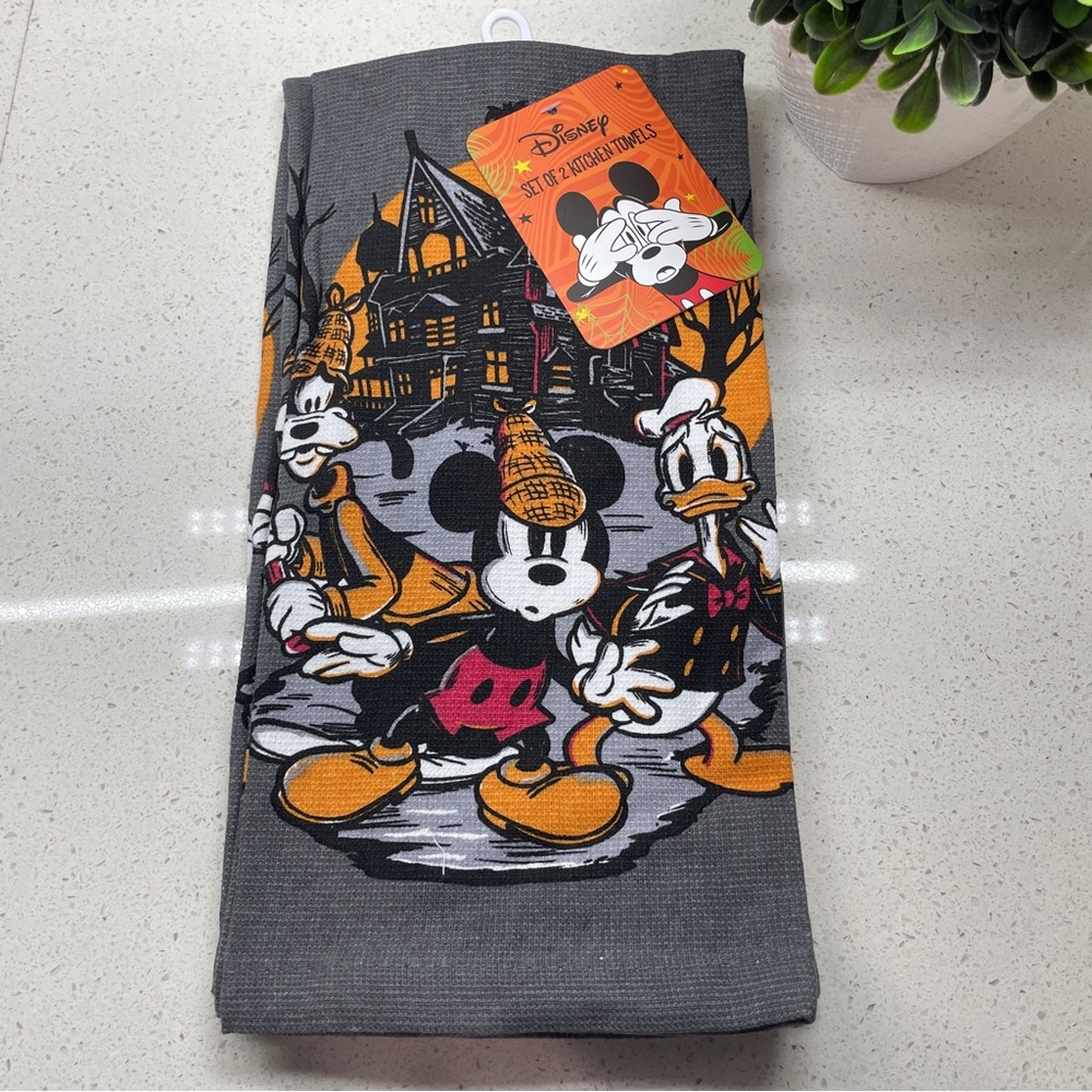 NEW Disney Halloween Mickey Donald Goofy Haunted House Kitchen Towels Set of 2